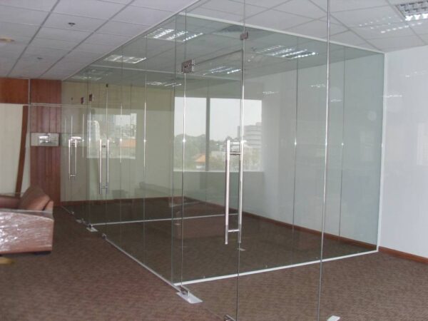 Vách kính cường lực - Hình ảnh 2